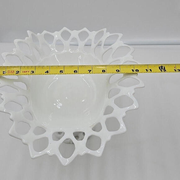 Westmoreland Doric‎ Lattice Milk Elegant Scalloped Pierced Banana Glass Stand - Picture 8 of 16